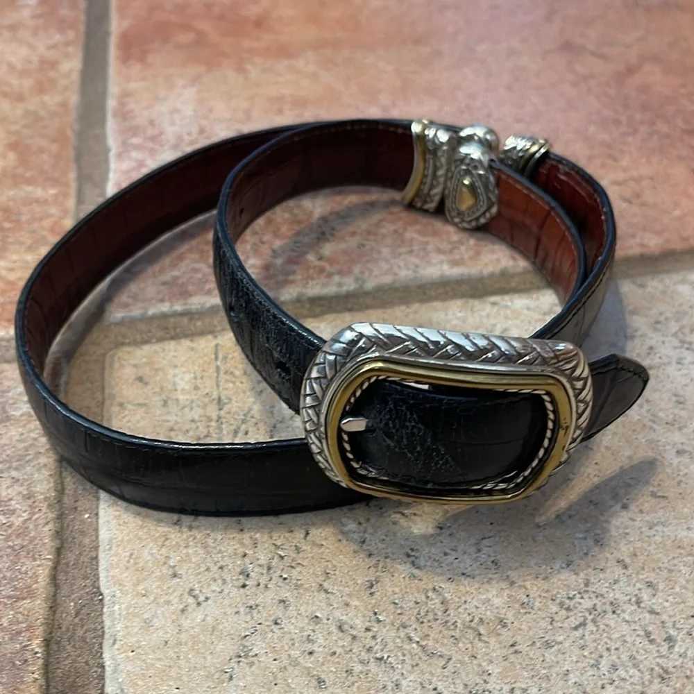 Brighton, reversible twist link belt size medium